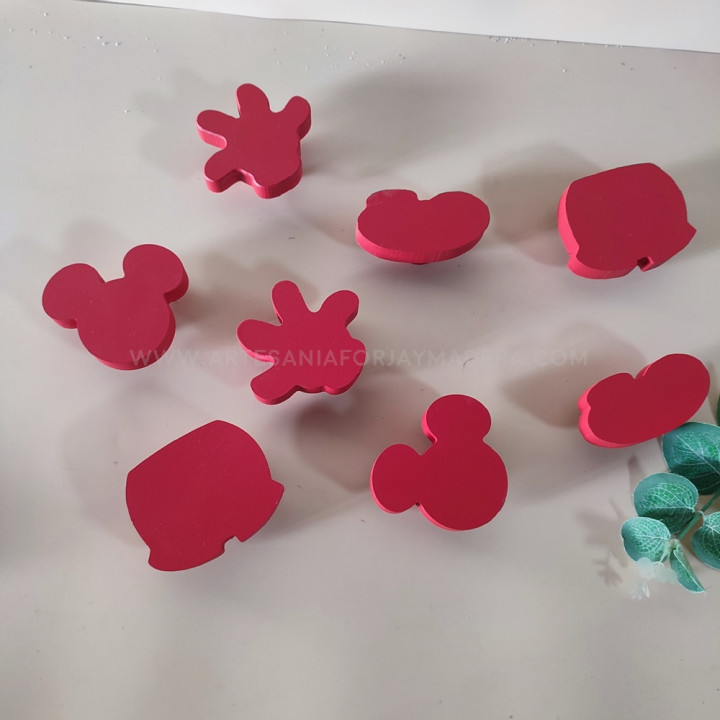 LOTE 15 Stock Pack 8 tiradores mickey...