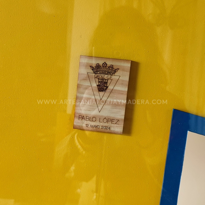 Hucha Camiseta Futbol Cadiz para firmar