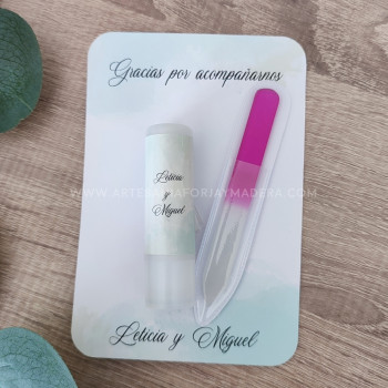 Regalo labial y lima de uñas