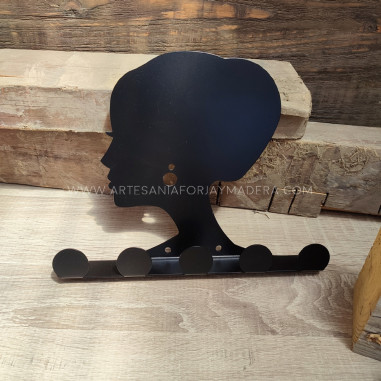 Porta collares mujer de hierro