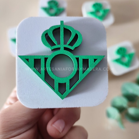 tirador cuadrado 3d escudo real betis personalizado