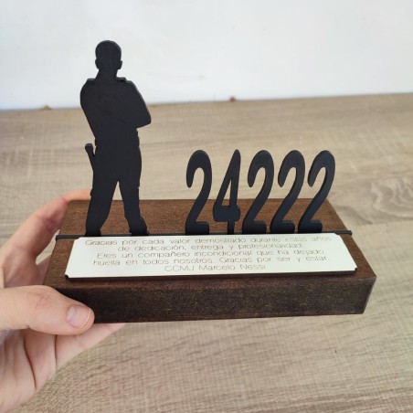 diseño de regalo de jubilacion de Forja y Madera con caracter