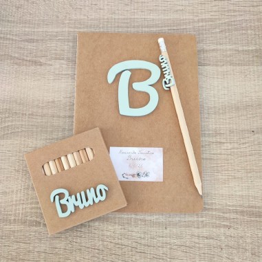 Cuaderno + lápiz con nombre madera+...