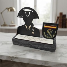 homenaje de jubilacion para agente femenina de la benemerita