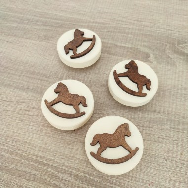diseño de tirador de Forja y Madera con caracter