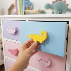 tirador con forma de cocodrilo personalizado