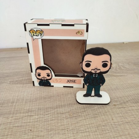 figura coleccionable de boda personalizada con traje nupcial