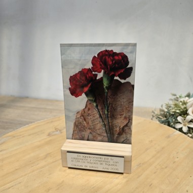 placa de reconocimiento floral de metacrilato exclusivo de Forja y Madera
