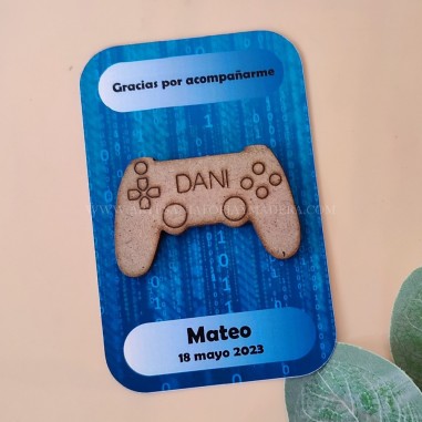 diseño de iman de Forja y Madera con caracter