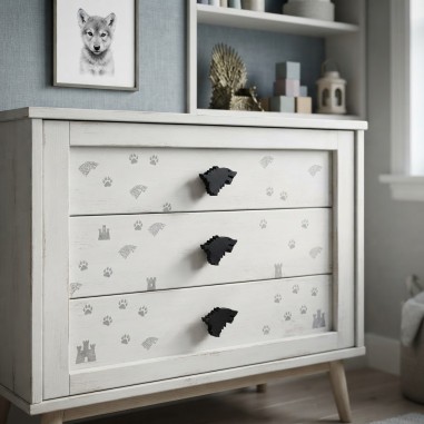 tirador de mueble con diseño de lobo huargo exclusivo de Forja y Madera