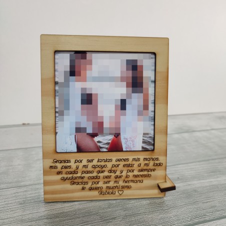 marco de fotos estilo polaroid de madera exclusivo de Forja y Madera