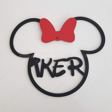 Silueta de contorno de Minnie con nombre para colgar en forjaymadera España