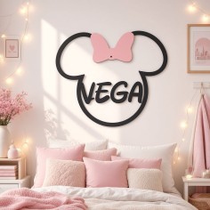 Silueta de contorno de Minnie con nombre para colgar en forjaymadera España