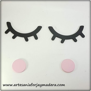 Ojos cerrados con coloretes