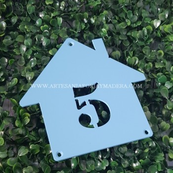 numero de puerta con forma de casa personalizado 2
