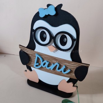 Pingüino 3D con nombre 2