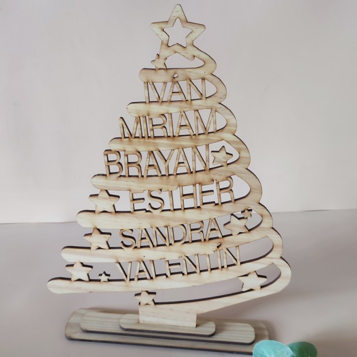 Árbol de Navidad sencillo (6 nombres)