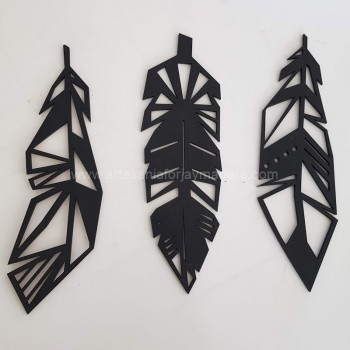 Juego de tres plumas